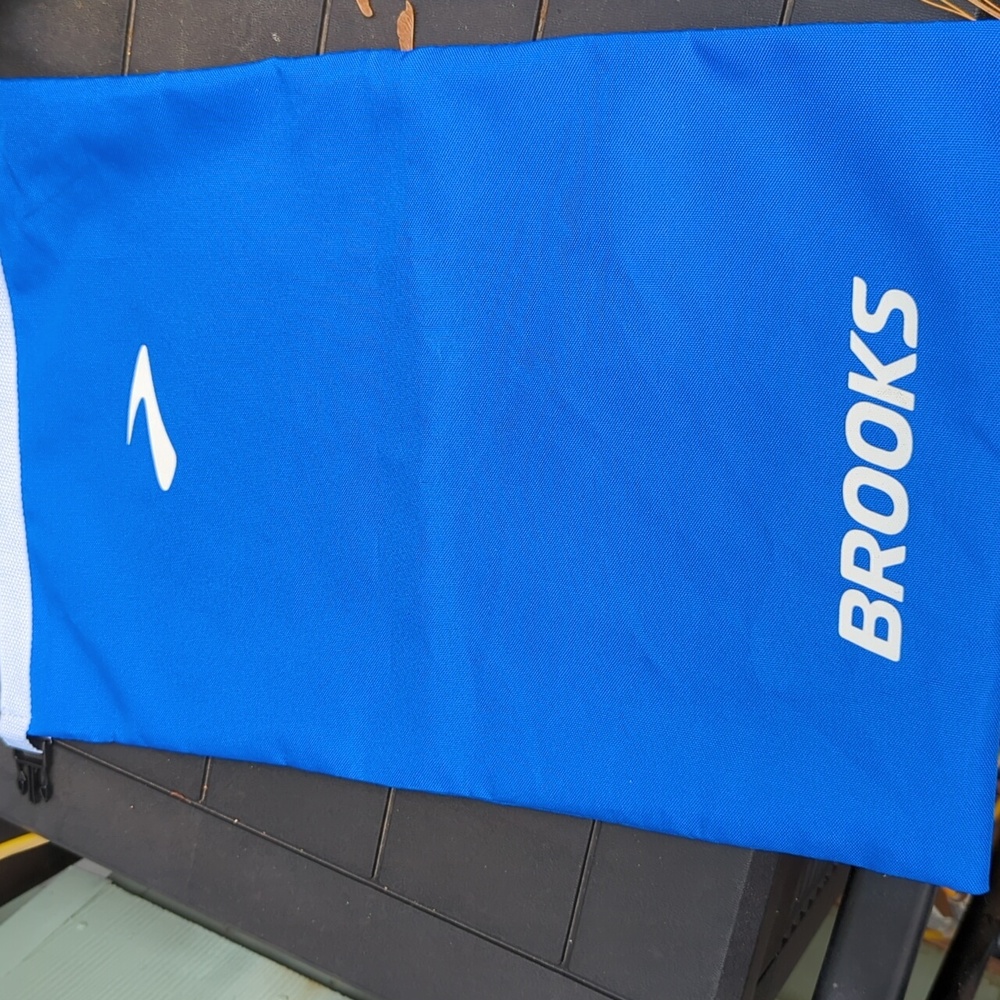 Brooks set - Picture 8 of 12